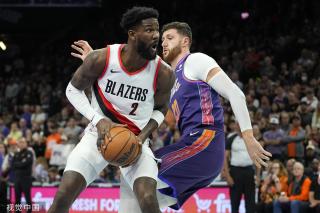 透露出的故 透露出的故