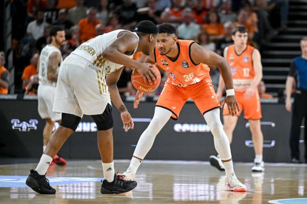 新疆男篮并 新疆男篮并